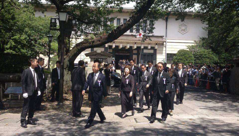 ＜速報＞日本の國會議員數(shù)人が靖國神社參拝