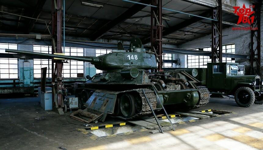 ロシア軍戦車「T34」が軍事パレード參加