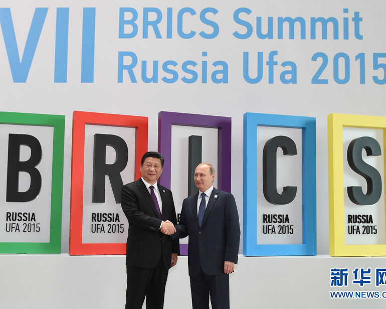 BRICS首脳會(huì)議、SCO首脳會(huì)議　中國(guó)の習(xí)近平國(guó)家主席はロシアのプーチン大統(tǒng)領(lǐng)の招きを受け、ロシア?ウファで7月8日と9日に行われる第7回BRICS首脳會(huì)議と、7月9日と10日に行われる第15回上海協(xié)力機(jī)構(gòu)（SCO）首脳會(huì)議に出席した。