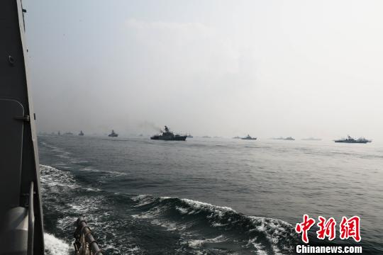 中國海軍がインドの國際海上観閲式に初めて參加