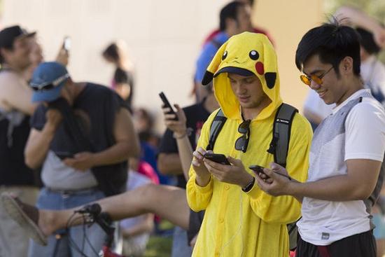 人気爆発「ポケモンGO」！懐かしさや子供時(shí)代の夢がいっぱい