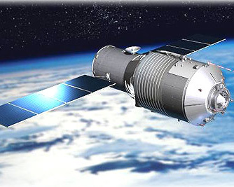 中國の宇宙飛行士3人が搭乗する有人宇宙船「神舟10號」は2013年6月26日午前8時ごろ、內モンゴル自治區(qū)中西部の予定著陸區(qū)域に無事著陸した。また、2人の男性宇宙飛行士を載せる有人宇宙船「神舟11號」は2016年10月中旬に打ち上げを予定。