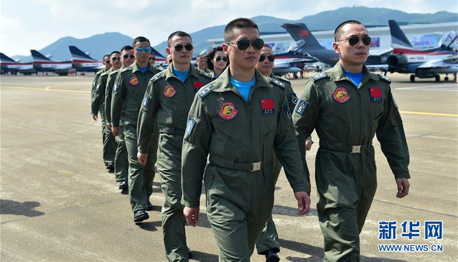 中國空軍八一アクロバット飛行隊(duì)が珠海に到著