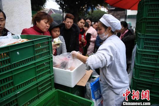 1元の巨大饅頭が大人気！春節(jié)期間中、1日10萬個売る　重慶