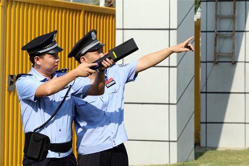 海南省三亜市の警察當(dāng)局、ドローン制圧銃を投入