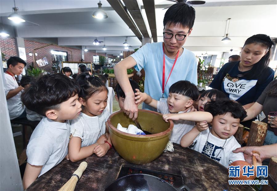 「中國子供服の都」が贈(zèng)る「國際子供の日」のスペシャルギフト