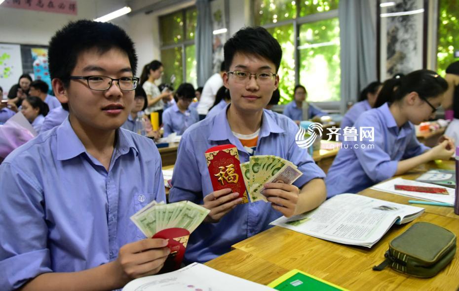 目指すは大學入試で満點！縁起擔いだ祝儀袋をプレゼント