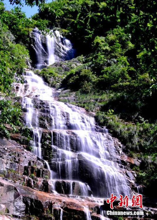 鉛山県の武夷山が江西省初の文化と自然の複合遺産に