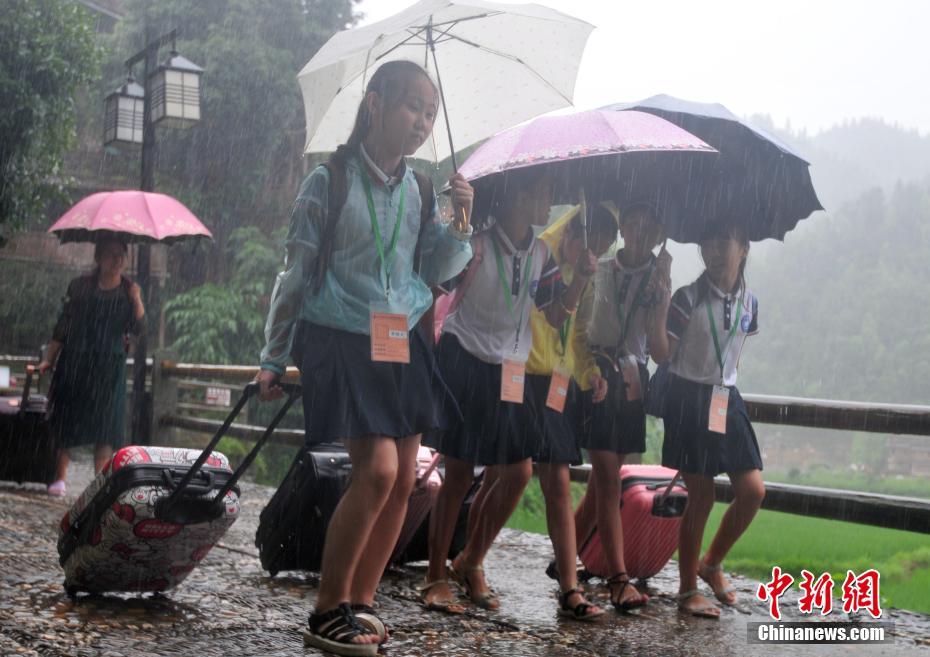 世界的にも有名な程陽風(fēng)雨橋、洪水に囲まれる　広西チワン族自治區(qū)