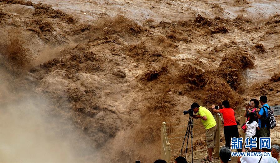 黃河上流の豪雨の影響で黃河壺口瀑布が再び増水　山西省