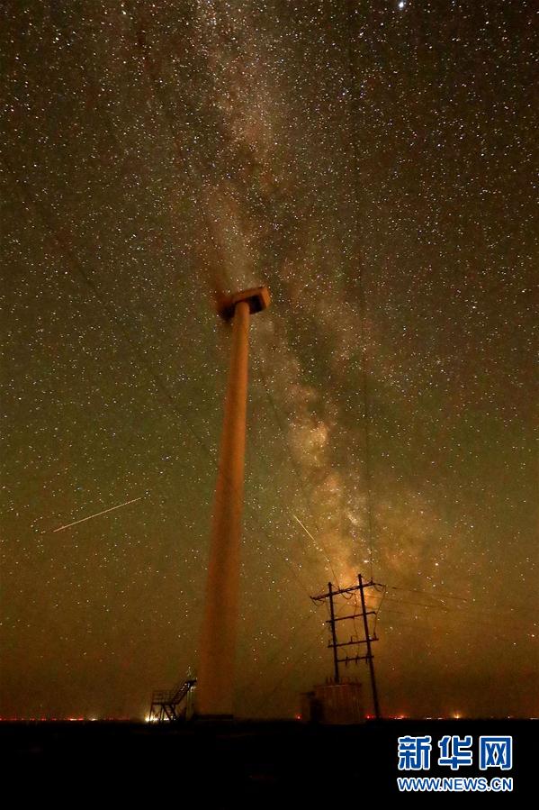 新疆にある大規(guī)模風(fēng)力発電基地　周辺地區(qū)に送電する新エネルギー戦略