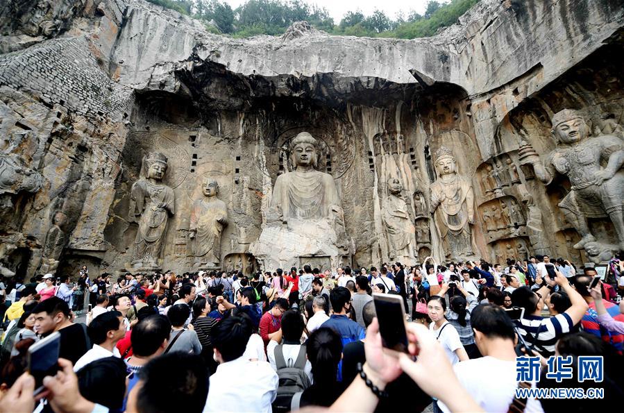 各観光地の観光客數(shù)がピークに