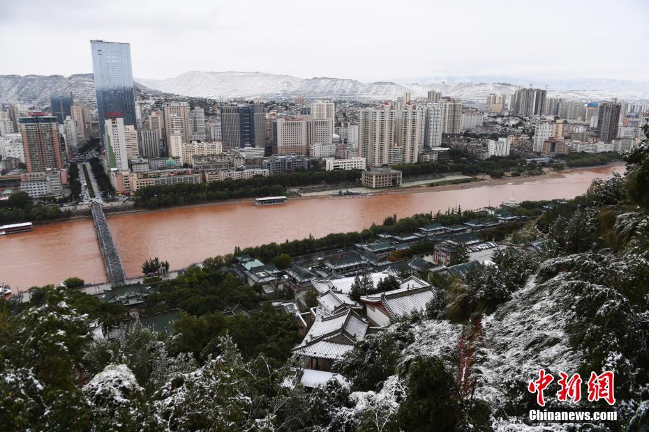 中國(guó)北方の広い範(fàn)囲で雨模様、初雪観測(cè)も多數(shù)