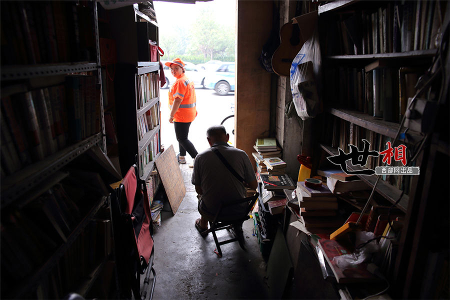 20年の歴史誇る古本屋　店主の日課は読書　西安市