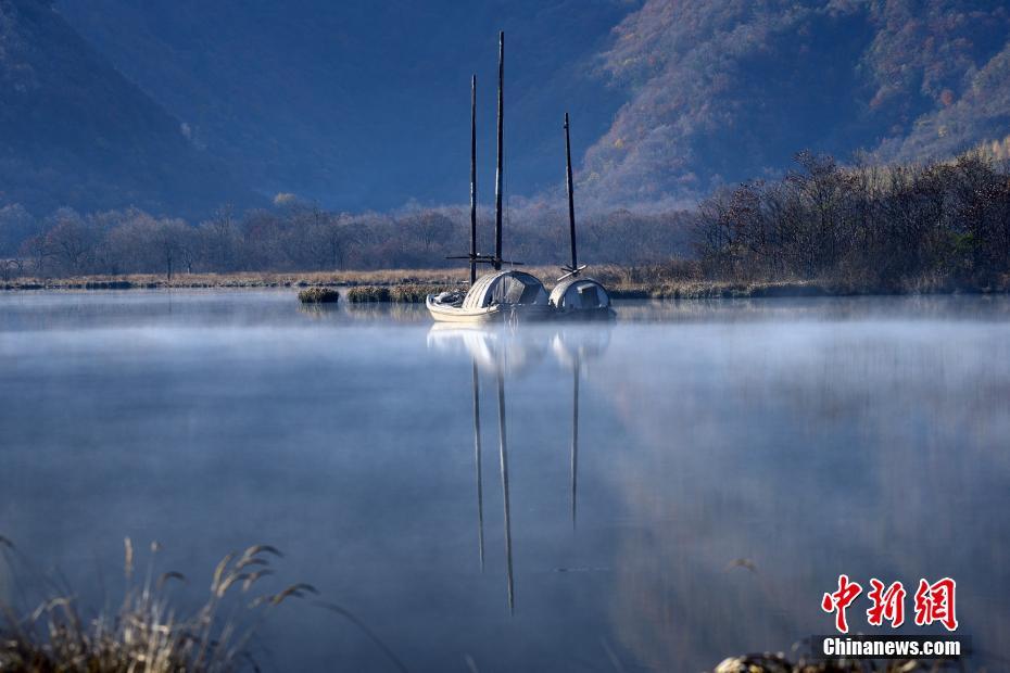 湖北?神農(nóng)架林區(qū)は秋の色　絵のような美しさ