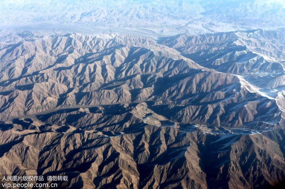 新疆　1萬(wàn)メートルの上空から眺める絶景