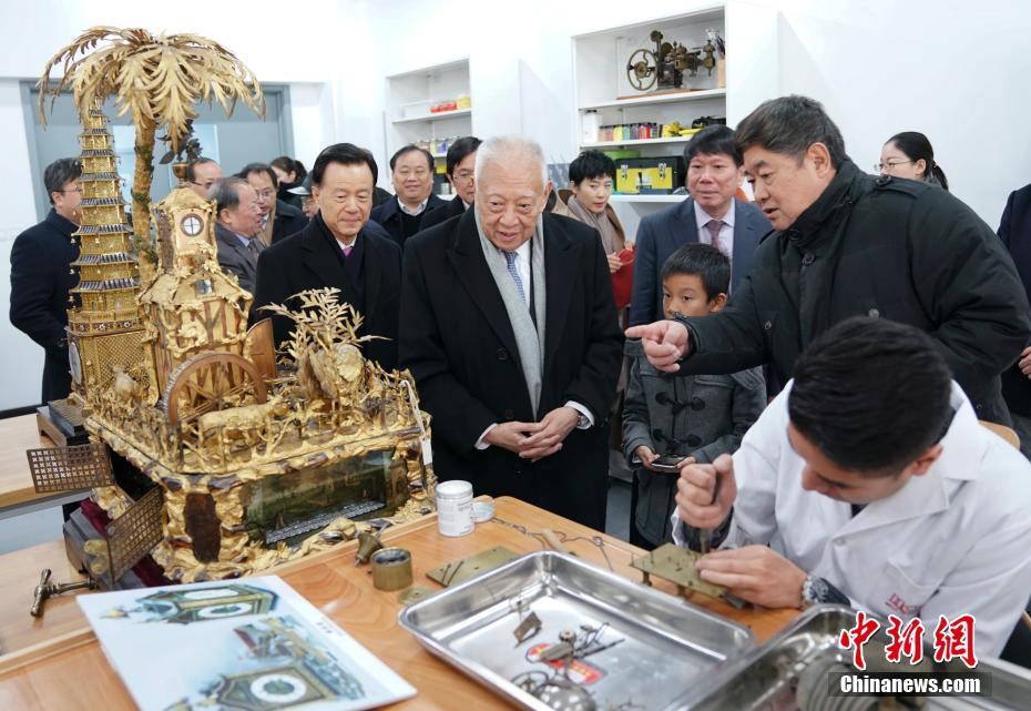 北京故宮博物院に明の時代の文化財「絲路山水地図」を贈呈