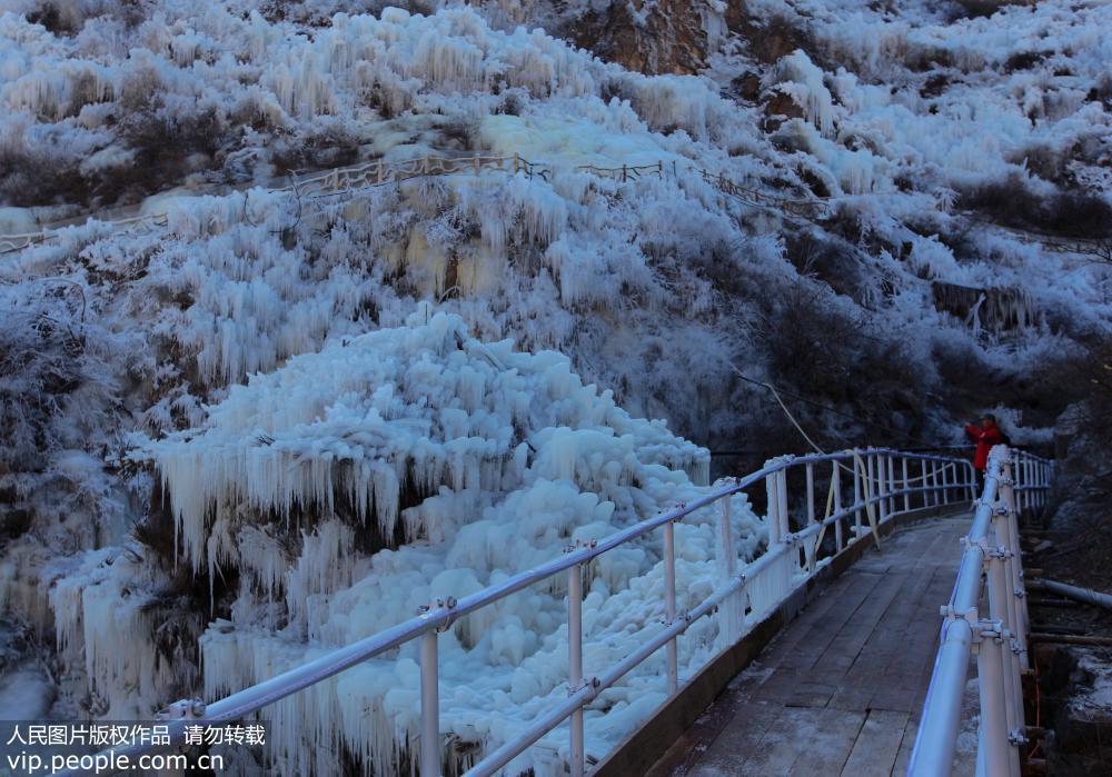 北京の神泉峽に氷の滝の絶景現(xiàn)る