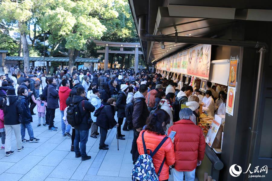 東京?明治神宮で初詣　日本の新年イベントに人続々