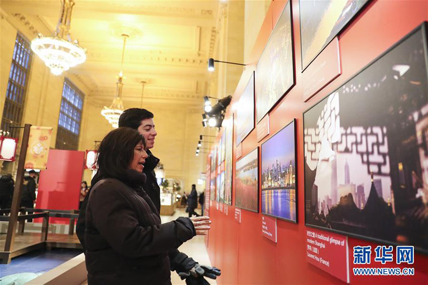 米NYのグランド?セントラル駅で上海文化を紹介するパネル展