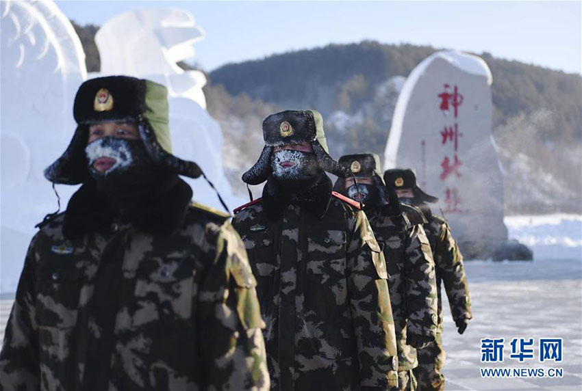 極寒の中、國(guó)境一帯をパトロールする國(guó)境警備隊(duì)　黒竜江省