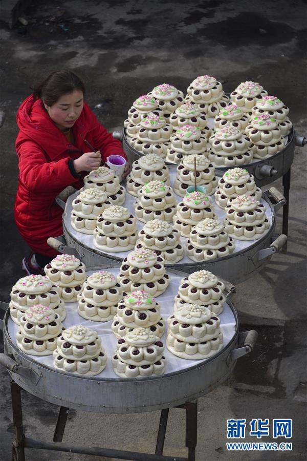 春節(jié)向けの饅頭作りに追われる中國各地の職人たち