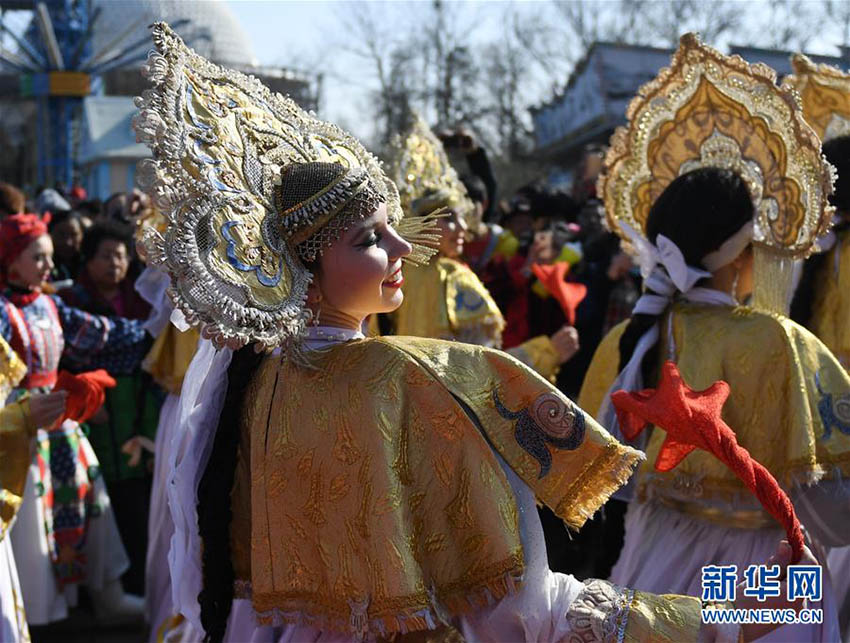 北京の石景山遊園地で異國情緒を味わえる「洋廟會」開催