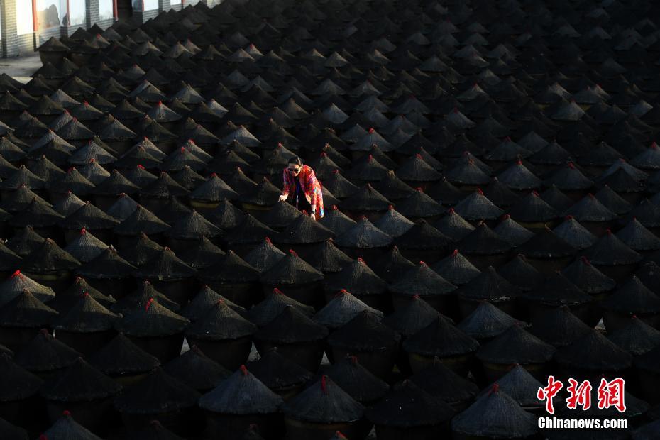 千點(diǎn)以上の火鍋がズラリ！重慶市の三耳火鍋博物館