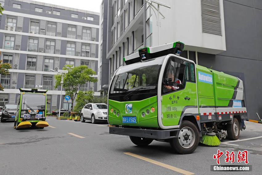 世界初の自動運(yùn)転清掃車が上海市に登場