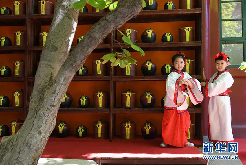 北京市の八大処茶文化フェスで伝統(tǒng)の封茶大典