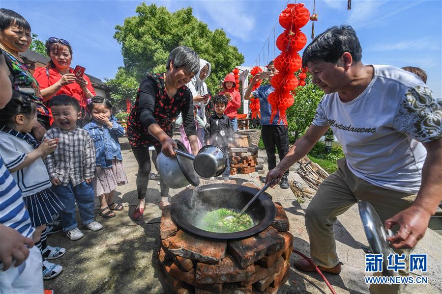 水郷古鎮(zhèn)で「立夏」を祝う伝統(tǒng)イベント開催　浙江省