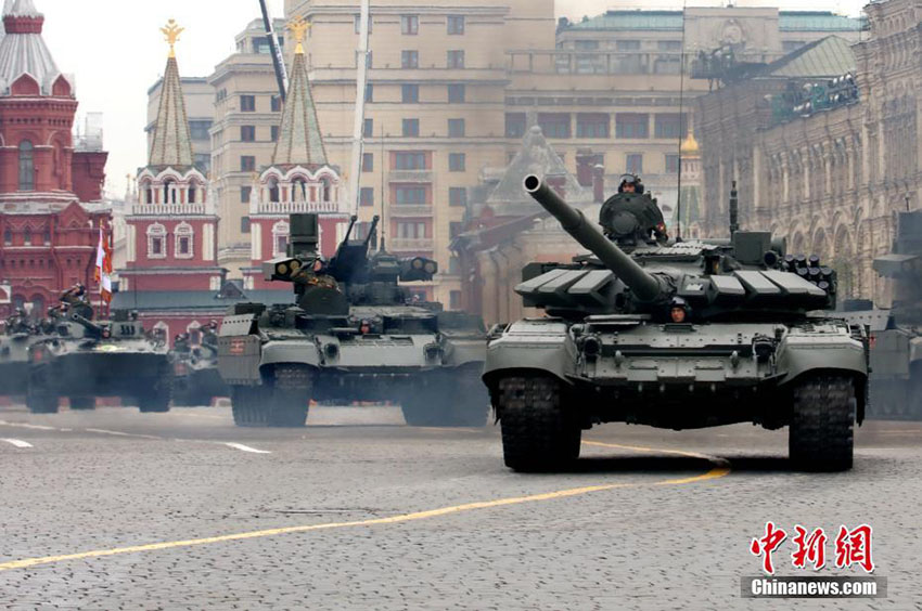 ロシアで獨(dú)ソ戦勝利73周年を祝う閲兵式リハーサル実施