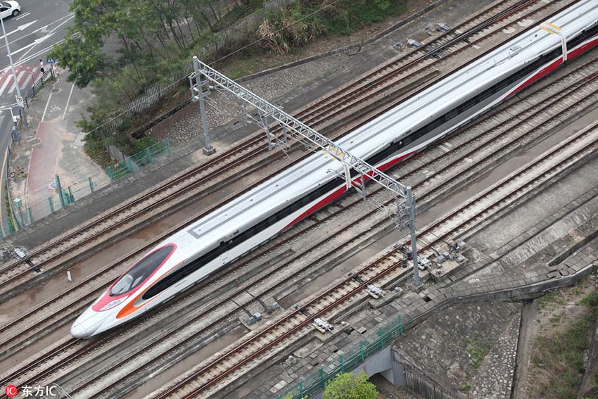 香港地區(qū)の高速鉄道車両が初めて深セン北駅に乗り入れ　 広深港高速鉄道