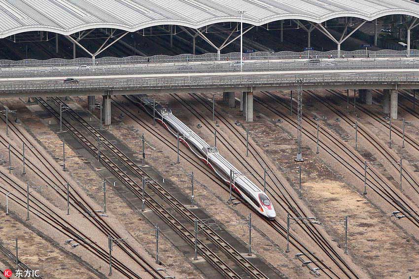 香港地區(qū)の高速鉄道車(chē)両が初めて深セン北駅に乗り入れ　 広深港高速鉄道