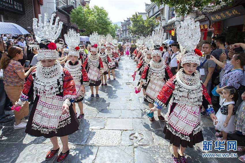 スキーに旅行にボートレース！端午節(jié)小連休の過ごし方いろいろ