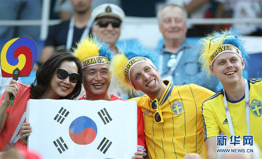 W杯予選リーグ　個性豊かなサポーターたち