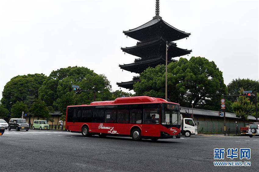 京都の街中走る中國製電動(dòng)バス　コスト削減と排ガス削減に寄與