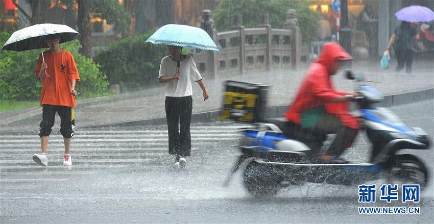 中國(guó)各地で暴風(fēng)雨　中央気象臺(tái)が暴風(fēng)雨黃色警報(bào)発令