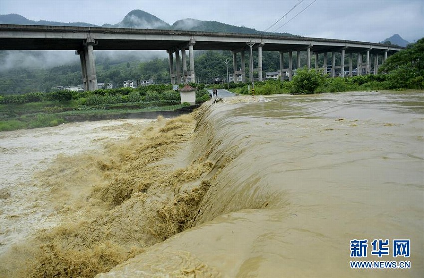 中國(guó)各地で暴風(fēng)雨　中央気象臺(tái)が暴風(fēng)雨黃色警報(bào)発令