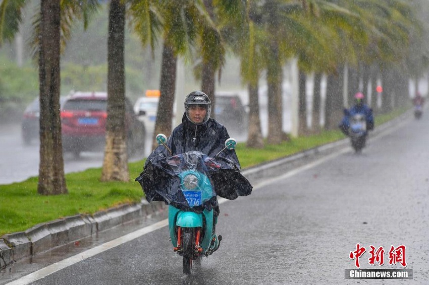 臺風9號「ソンティン」が海南省に上陸　海南島広域で大雨に見舞われる