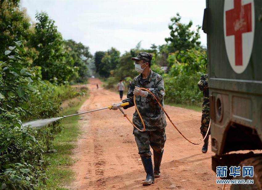 解放軍醫(yī)療チームがラオスのダム決壊の被災(zāi)地で救援活動(dòng)開始