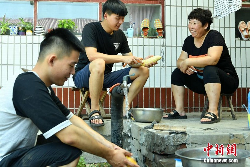 全部同じ？同じ點(diǎn)數(shù)で同じ大學(xué)に合格した河北省の雙子の兄弟