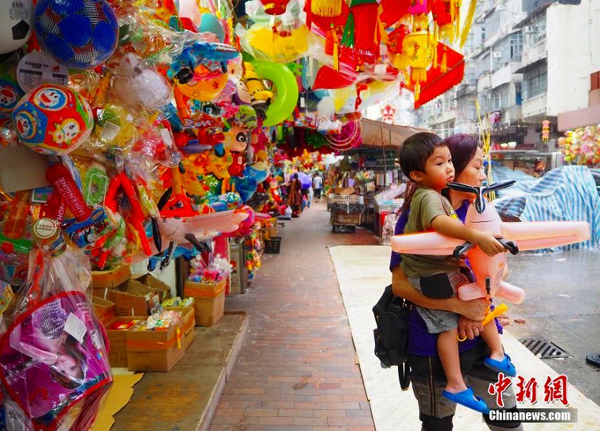 中秋節(jié)控え、香港地區(qū)でランタンの売れ行きが好調(diào)に