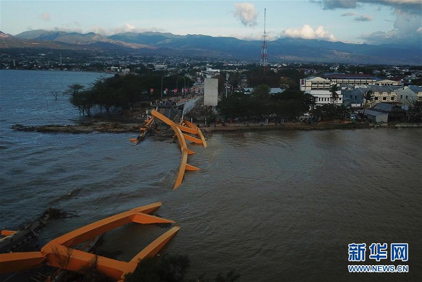 インドネシア地震?津波、死者が1948人に