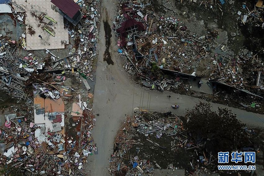 インドネシア地震?津波、死者が1948人に