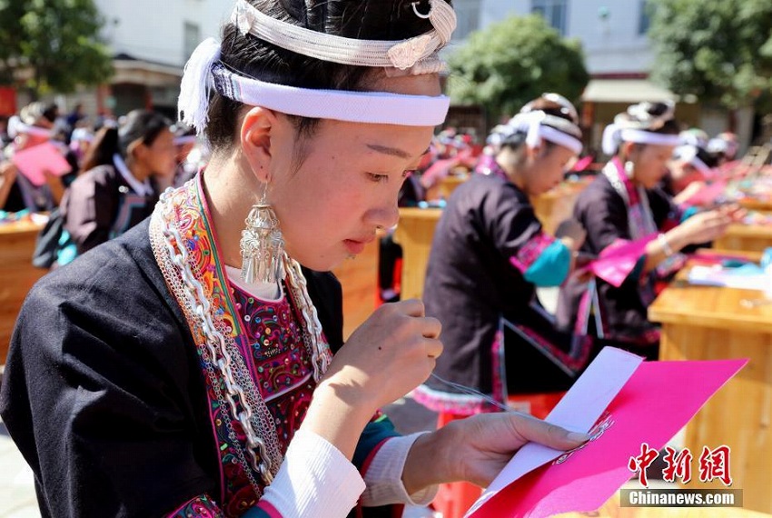 刺繍コンテストの會(huì)場(chǎng)（10月31日、撮影?呉練勳）。