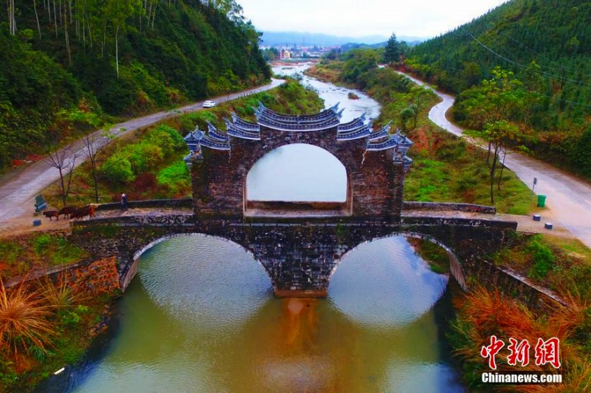 獨(dú)特なデザインが美しい明代の太平橋　江西省