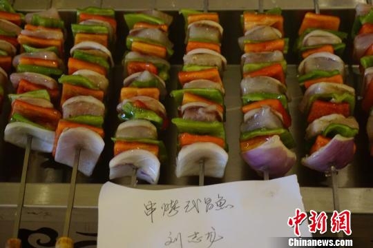 湖北省鄂州市で武昌魚料理155品披露　ギネス新記録