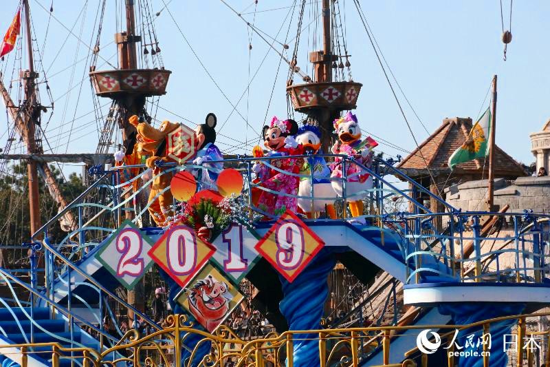 東京ディズニーで日本の正月テーマの期間限定プログラム