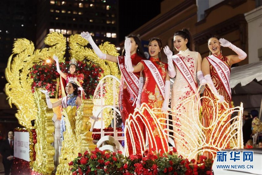 米サンフランシスコで春節(jié)祝うパレード